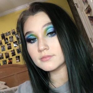 Meet your Posher, Katie lee